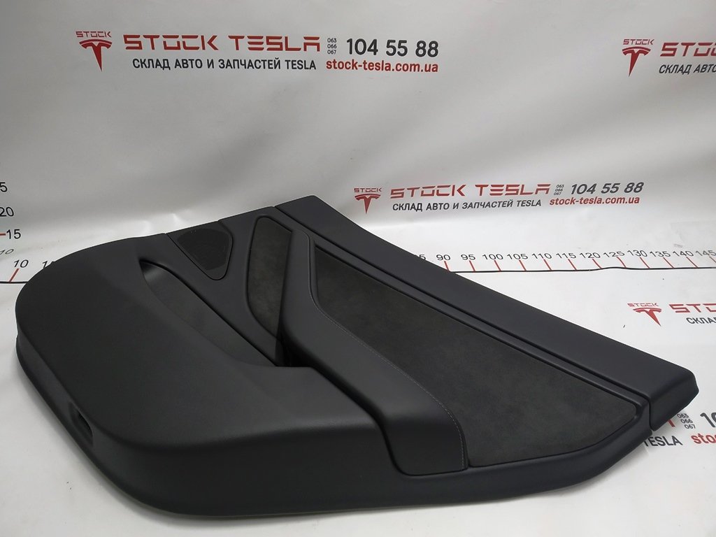 11 Карта двери задней правой в сборе PREM BLACK Tesla model 3 1090415-01-M